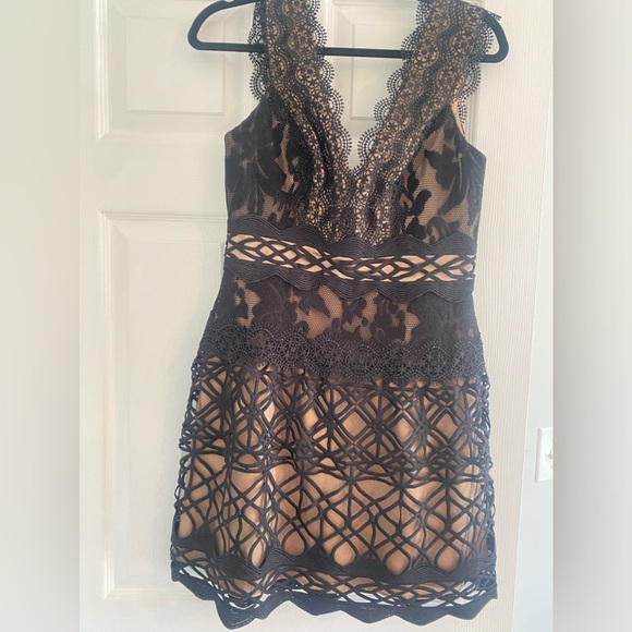 Monique Llullier cocktail dress size 6 - Picture 1 of 3